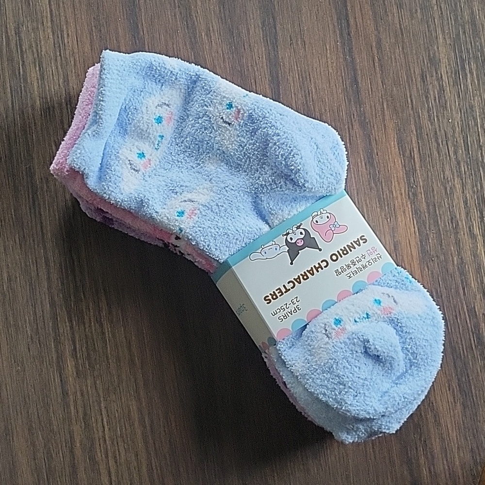 Sanrio plush socks-nwt
